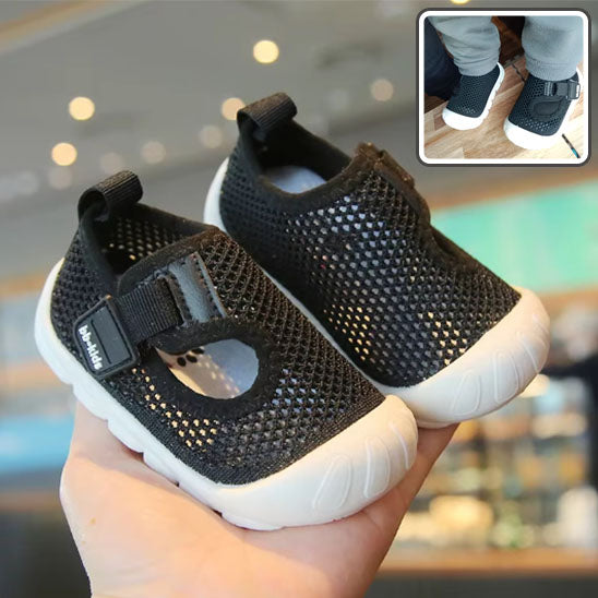 Chaussures-bébé-garde-les-pieds-au-chauds