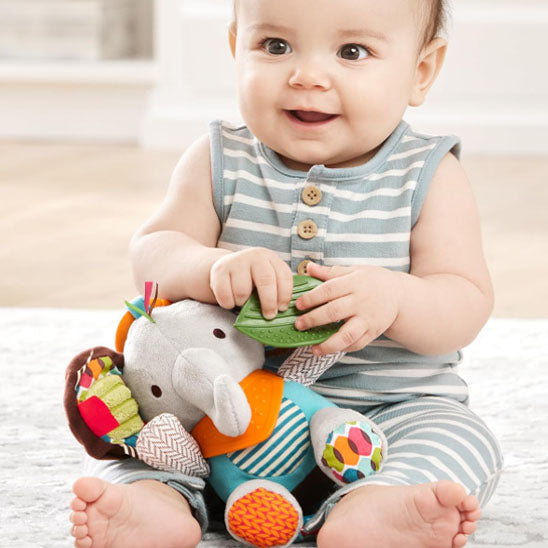 Peluche-bebe-est -atrayante