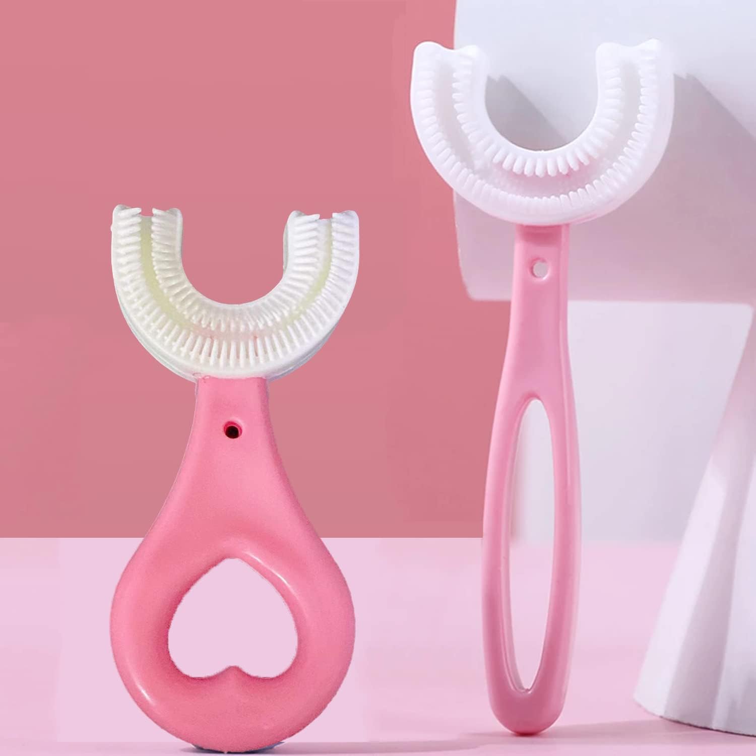 Brosse- à-dents-bébé-prépare-a-l'apprentissage