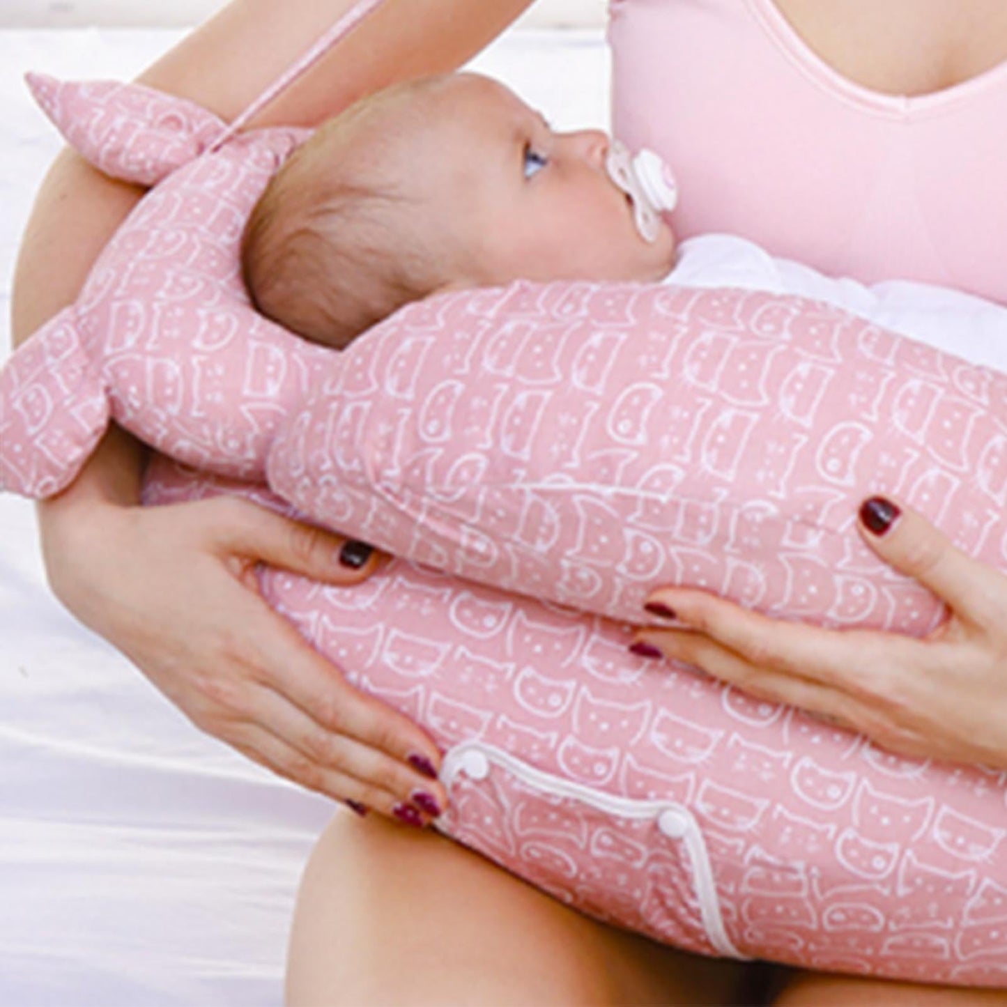 Cousin-allaitement-permet-a-bébé-de-créer-le-lien
