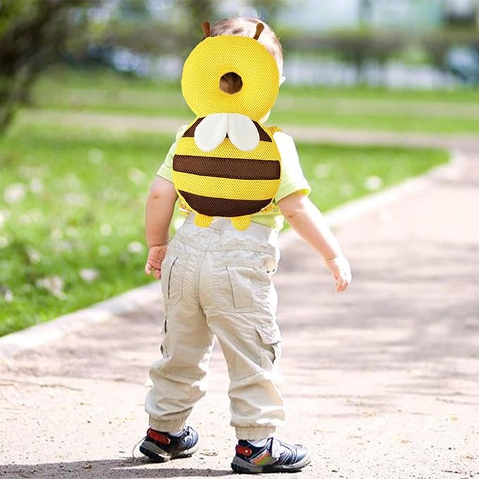 Coussin anti-chute bébé-est-protégé-avec-son-coussin d'abeille au dos 