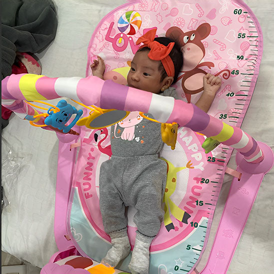 Tapis-bebe-eveil-satisfait-la-curiosité-bébé